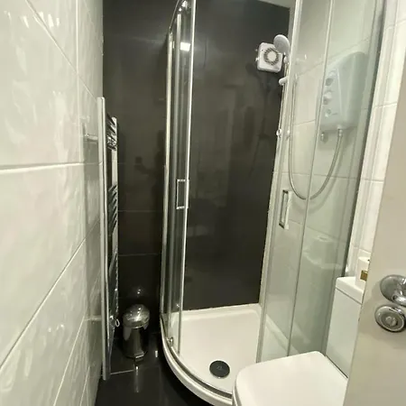 Treetops Flat4 Hall B28 Daire *