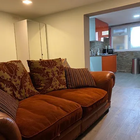 Treetops Flat4 Hall B28 Daire Birmingham